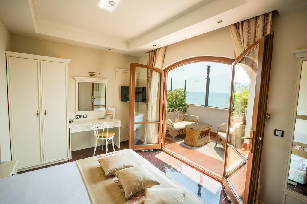 Helena Vip Villas And Suites Slantschew brjag Exterior foto