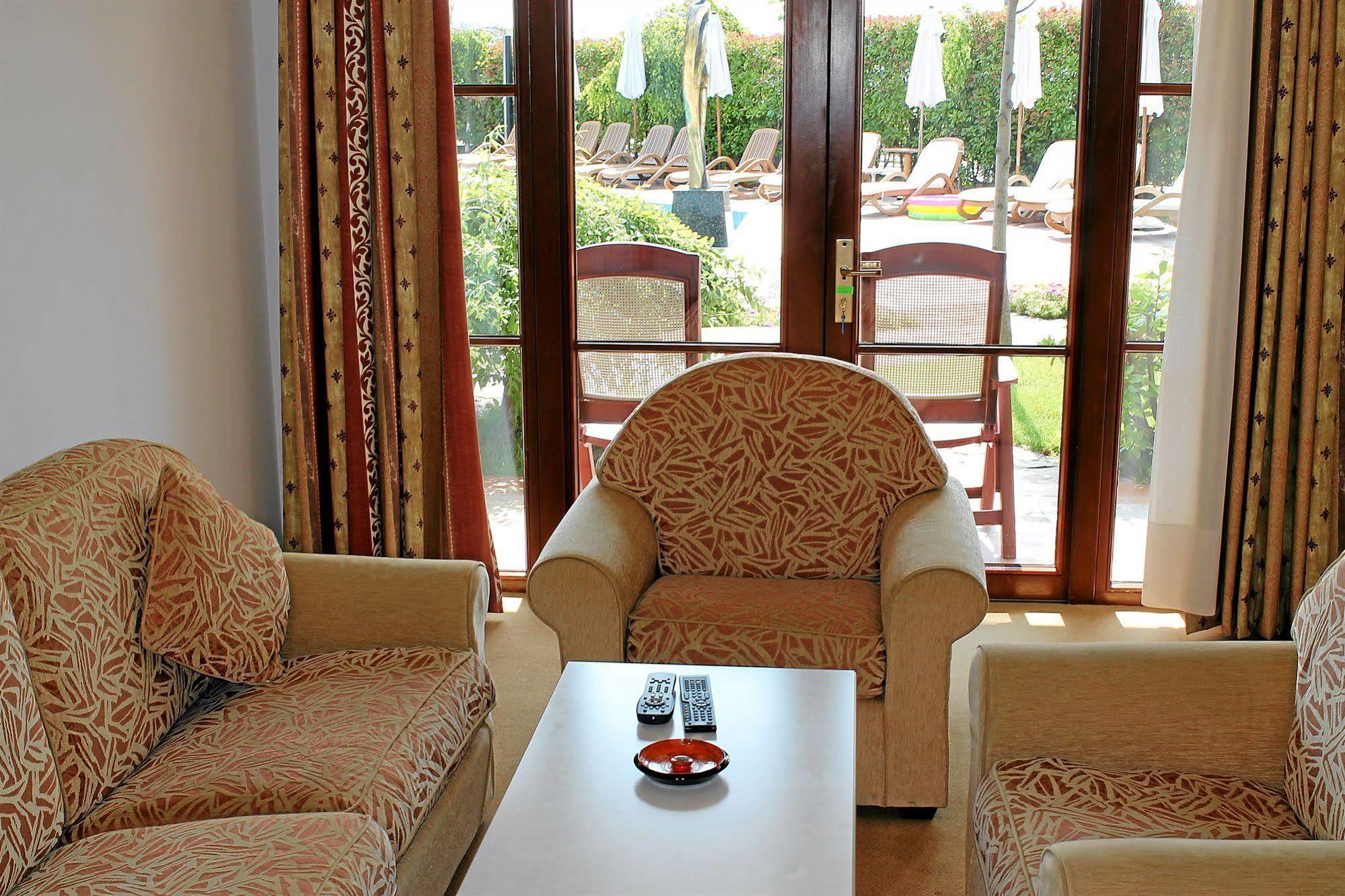 Helena Vip Villas And Suites Slantschew brjag Exterior foto